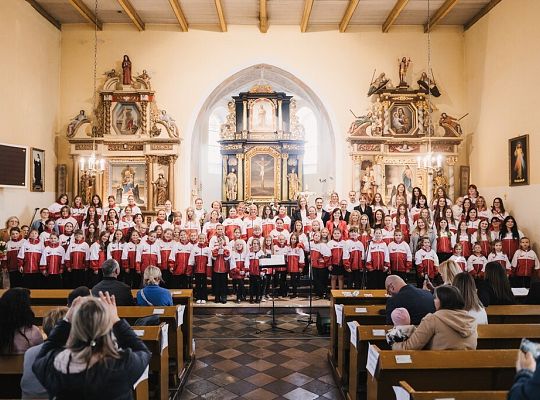 Chór Dziecięcy Biedronki z Niewieścina