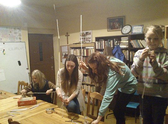 Budowanie wieży ze słomek-ćwiczenie strategii